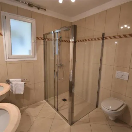 Dans 公寓 艾日